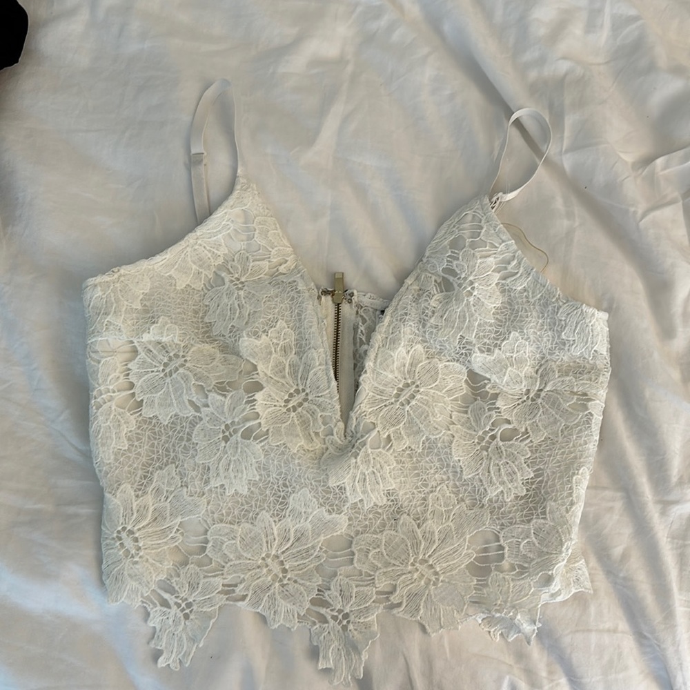 White Lace Tank Top. Fits a medium from Windsor. Beautiful detailing.Worn once.